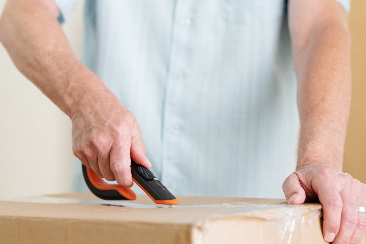Cutter manual para cajas de cartón