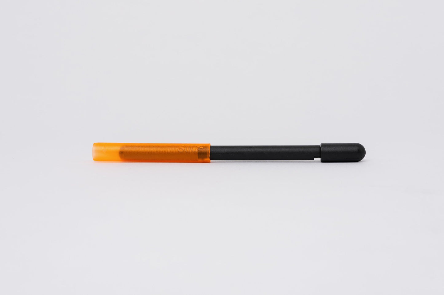 Cutter para manualidades (con tapa de seguridad)